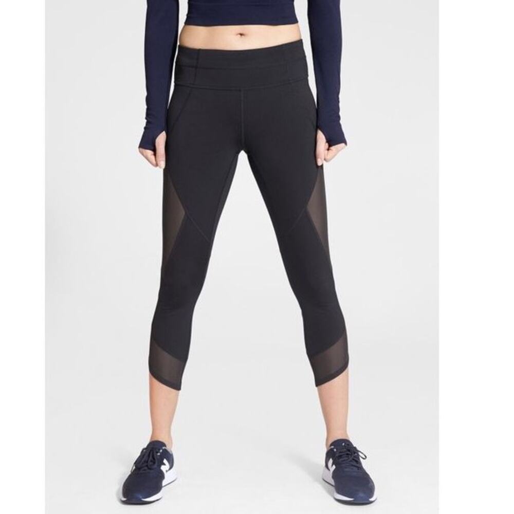 Athleta Aura Sonar Capri in Black.